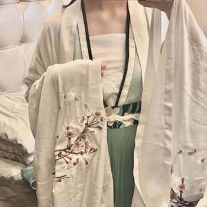 美女前插式动态视频
